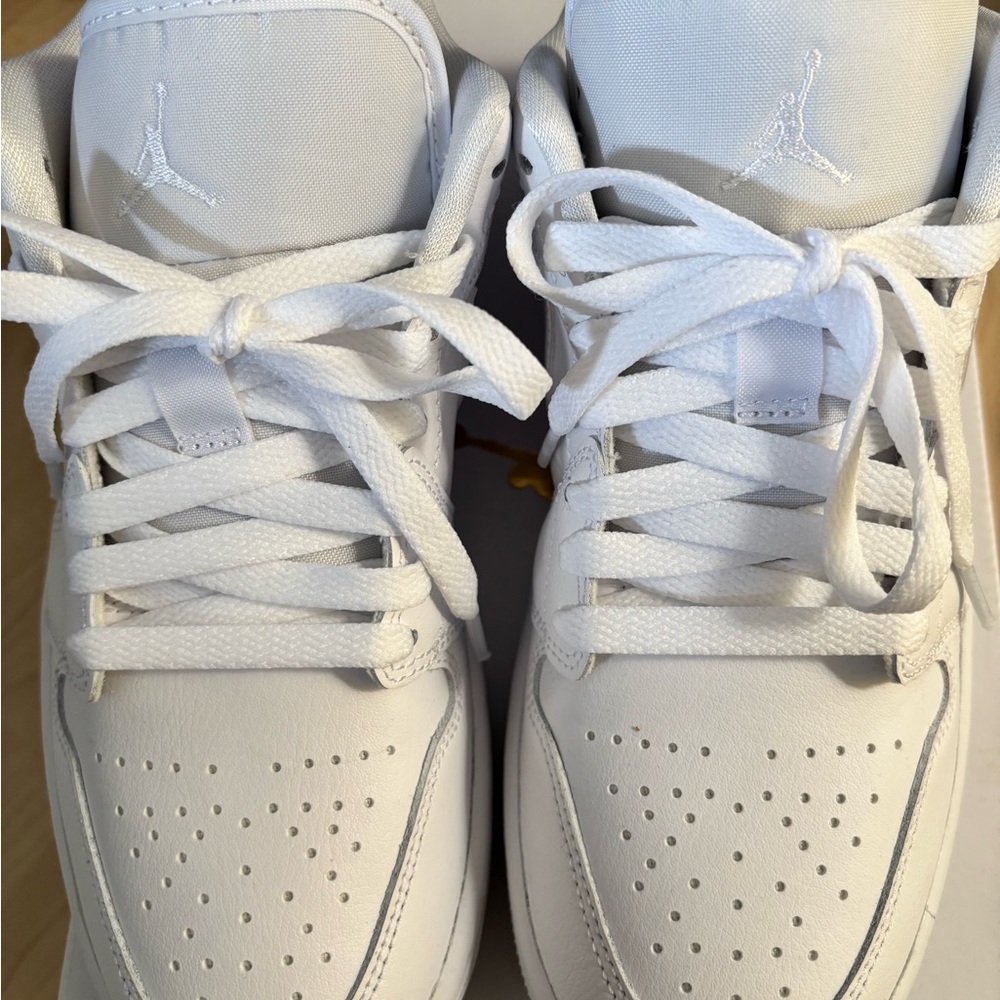 Nike Jordan retro low 1 size 7.5 women’s